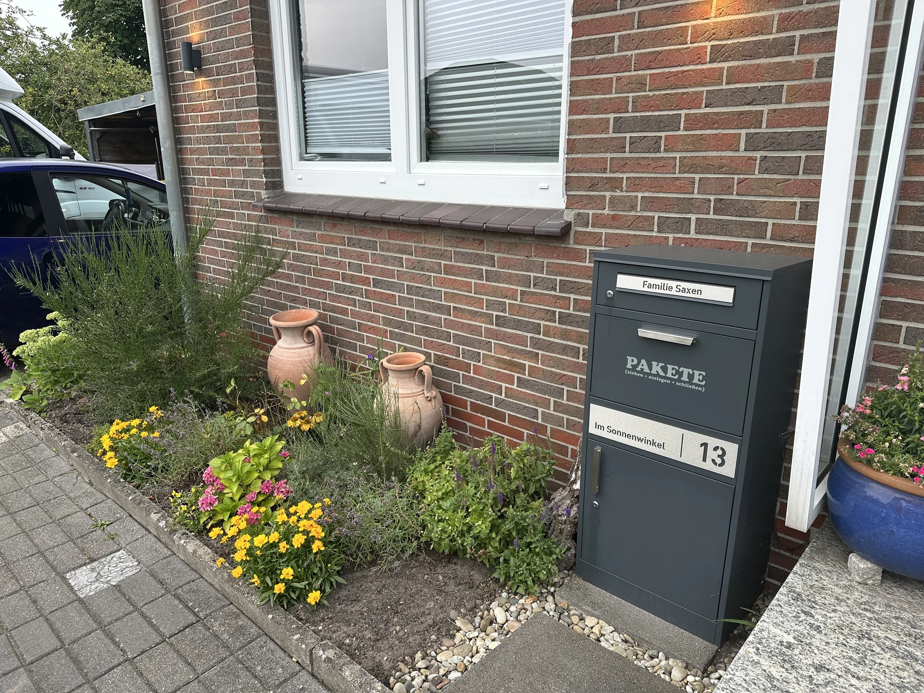 Nachher: Links neben der Haustür