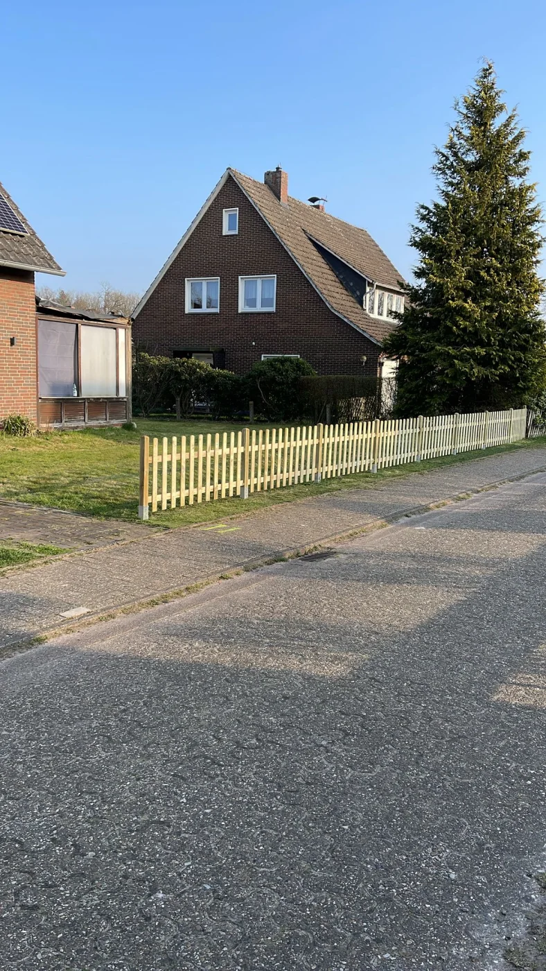 🏡 Rund ums Haus – Der Zaun bekommt seinen neuen Anstrich