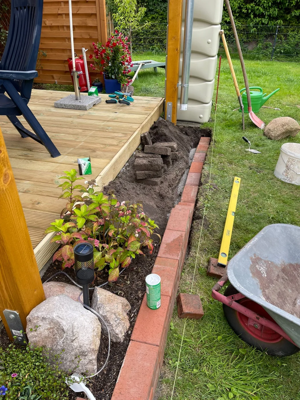 🌿 Ein neues Beet für unsere Terrasse